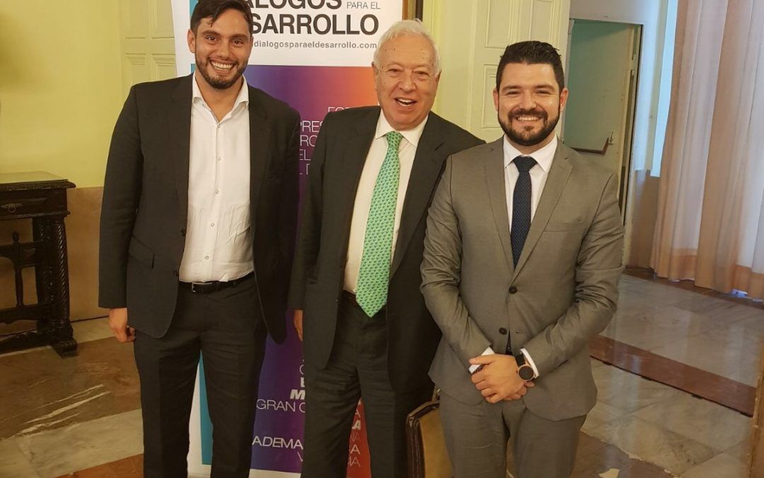 AJE LAS PALMAS en los Diálogos para el Desarrollo de Gran Canaria con los ex ministros Garcia – Margallo y Sebastián