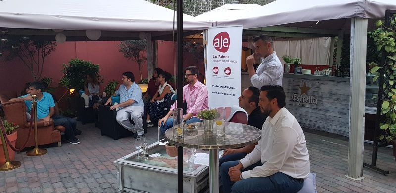 Más de 70 emprendedores y empresarios participan en una nueva edición de los BirrAJE Networking de AJE Las Palmas